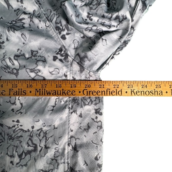Huk Performance Fishing Shirt Men’s M Long Sleeve Gray Camo UPF Sun Protection - Picture 5 of 9